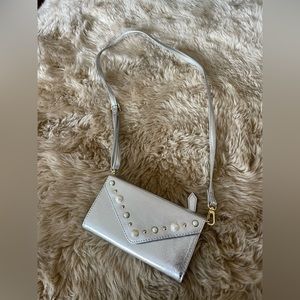 Pearl accented clutch w strap